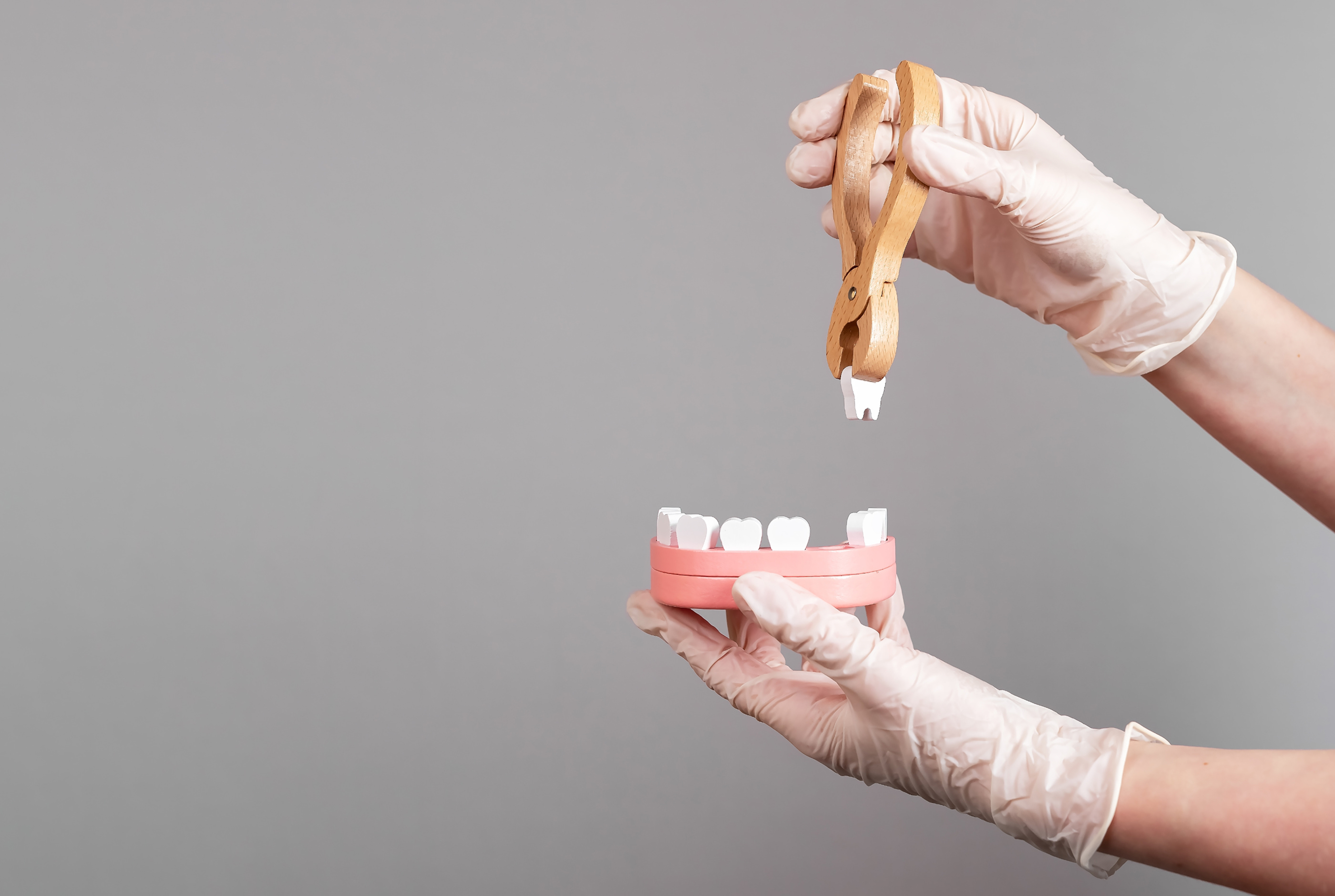 Simple and surgical tooth extraction at Pure Arts